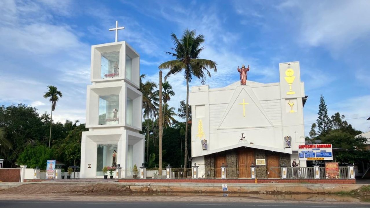 Capuchin Ashram, Thumpoly